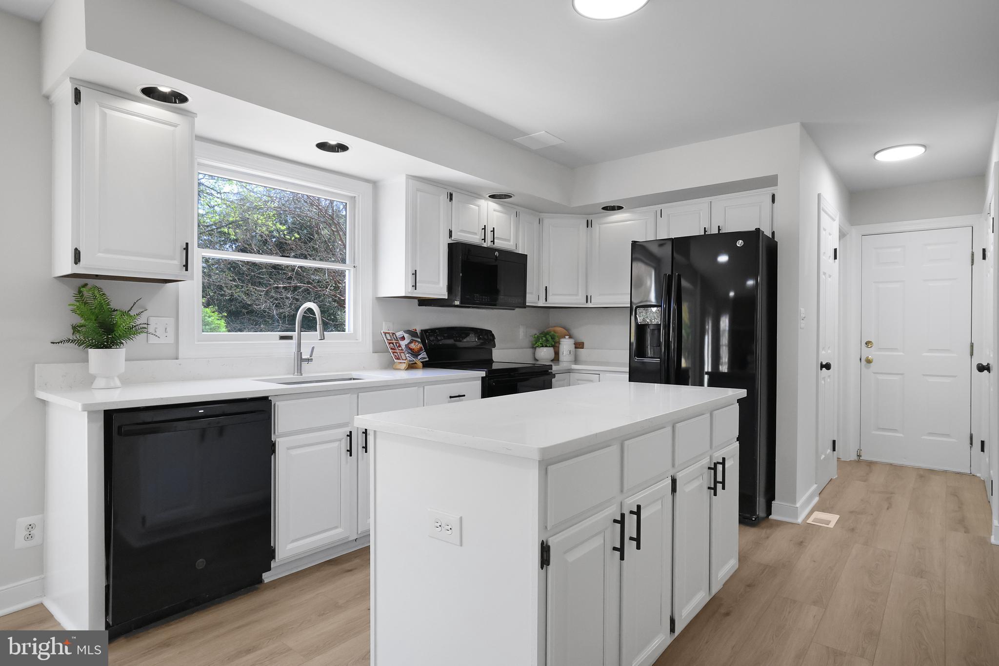 10390 Stansfield Road Laurel, MD 20723 - Photo 9 of 81