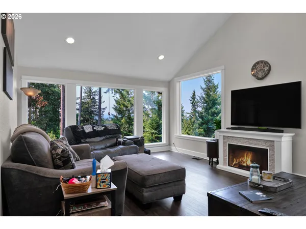 $895,000 | 3343 Bentley Avenue, Eugene, OR 97405