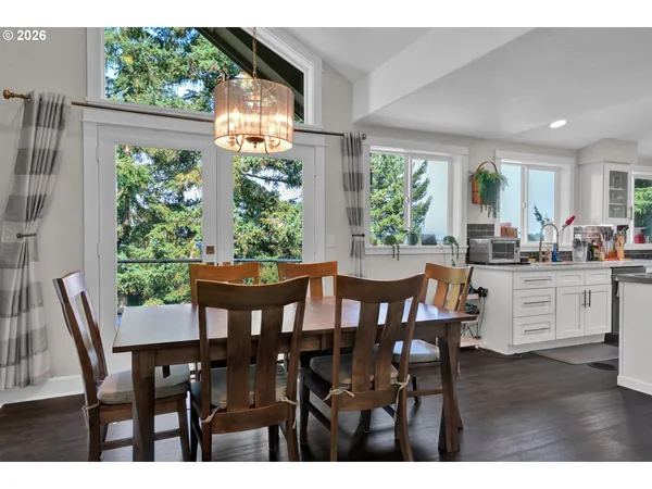 $895,000 | 3343 Bentley Avenue, Eugene, OR 97405