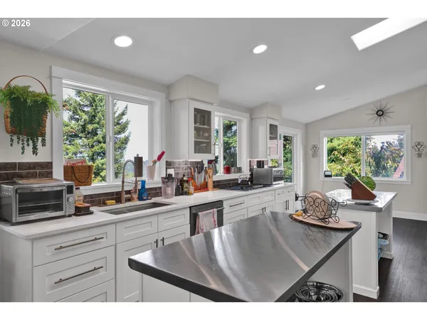 $895,000 | 3343 Bentley Avenue, Eugene, OR 97405