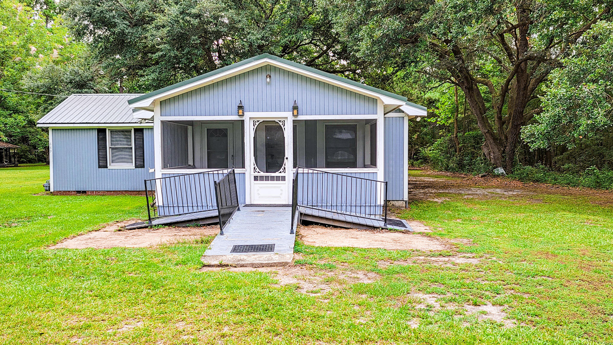 889 Peurifoy Road Walterboro, SC 29488 - Photo 1 of 36 20220708_094150