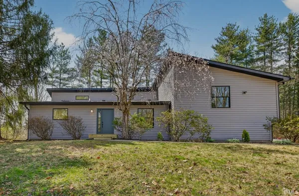 $3,500 | 4620 South Woodbine Drive, Bloomington, IN 47403