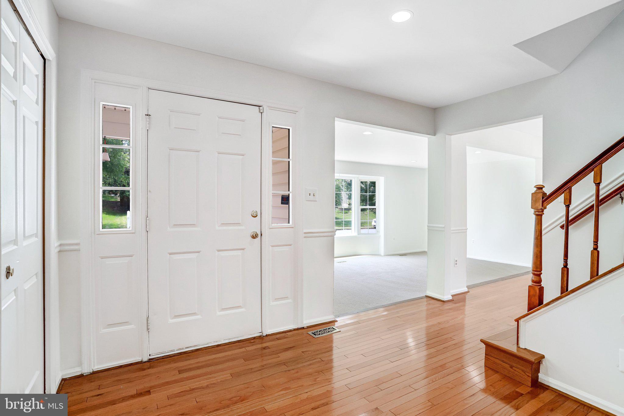 124 Environs Road Sterling, VA 20165 - Photo 6 of 62
