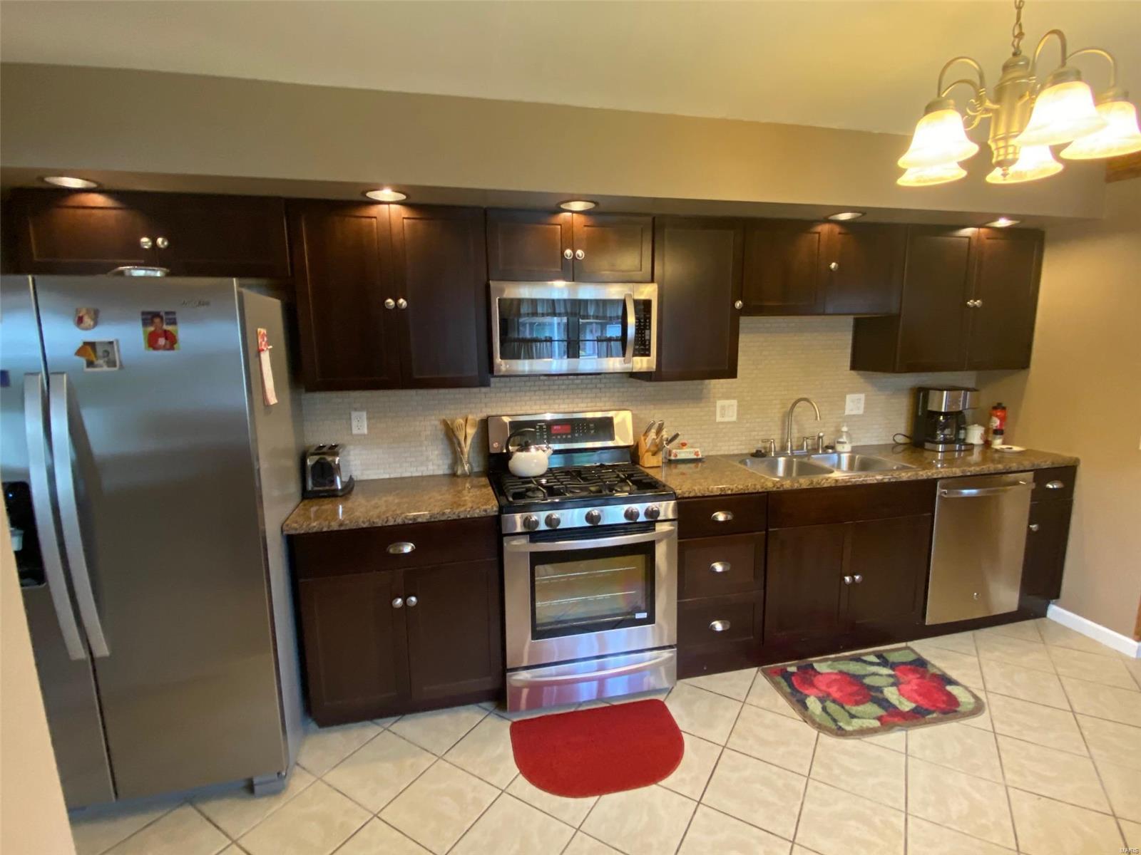 2516 Reveres Route Granite City, IL 62040 - Photo 1 of 32 Gallery Image 1
