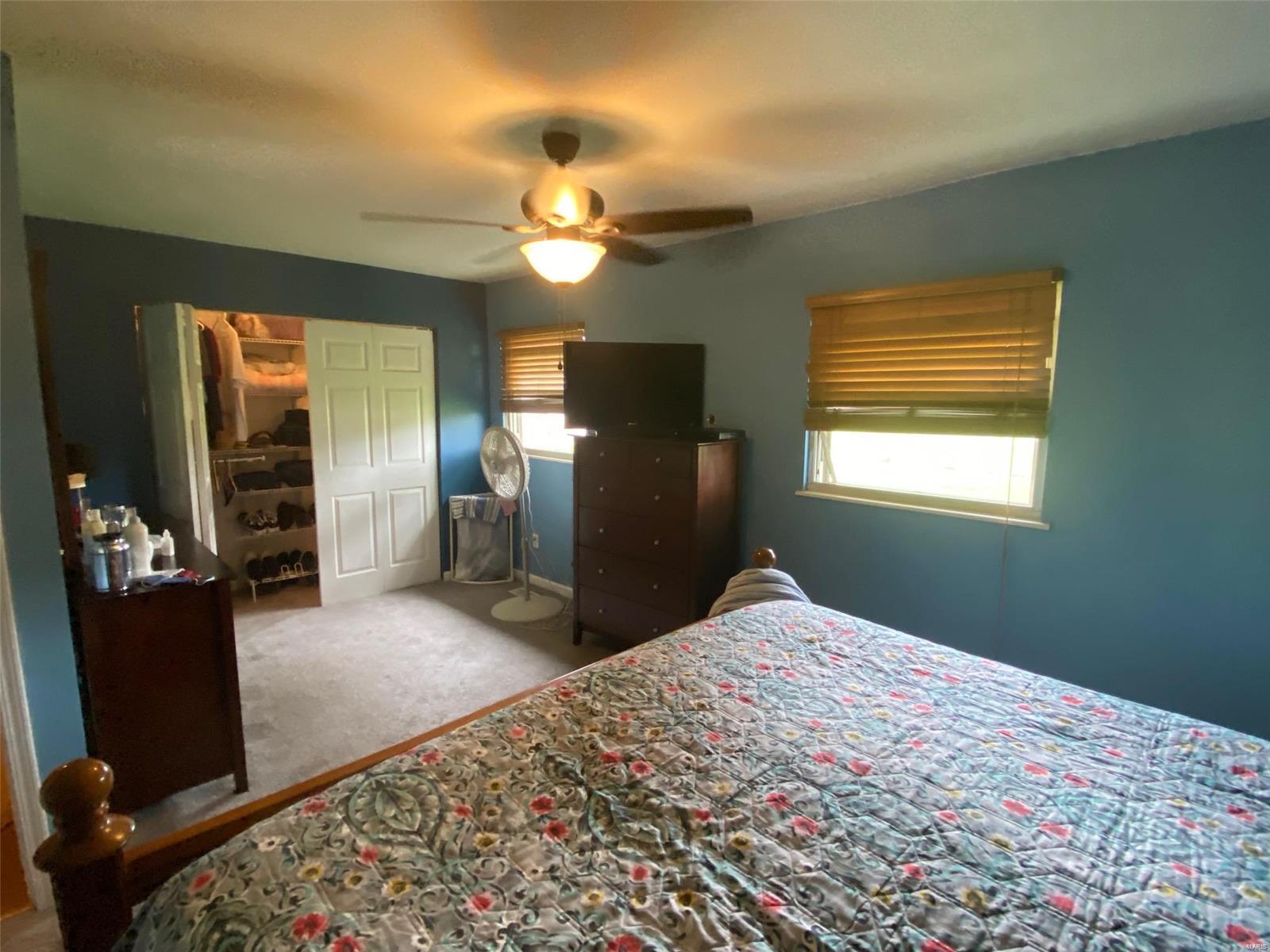 2516 Reveres Route Granite City, IL 62040 - Photo 13 of 32 Gallery Image 13