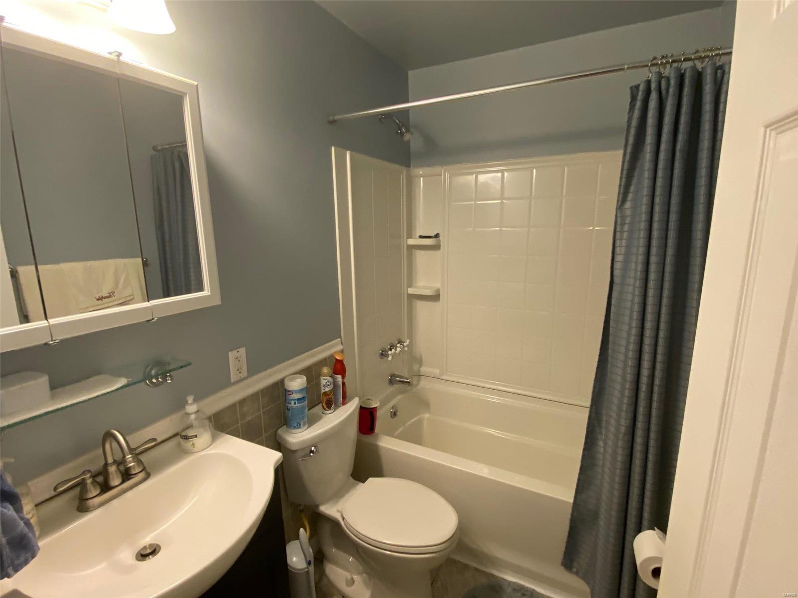 2516 Reveres Route Granite City, IL 62040 - Photo 17 of 32 Gallery Image 17