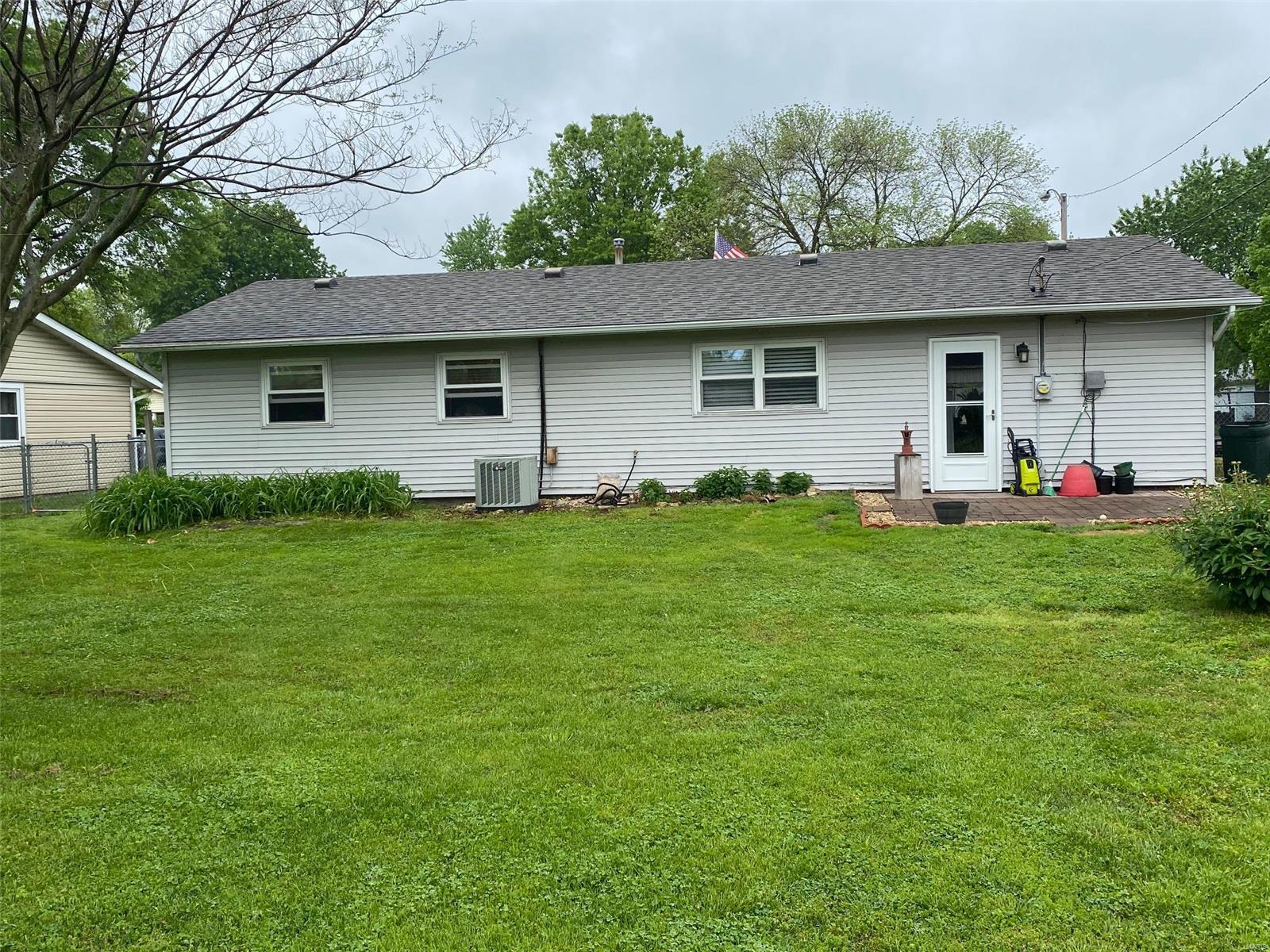 2516 Reveres Route Granite City, IL 62040 - Photo 26 of 32 Gallery Image 26