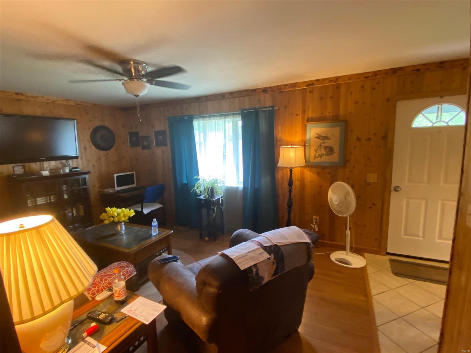 2516 Reveres Route Granite City, IL 62040 - Photo 4 of 32 Gallery Image 4