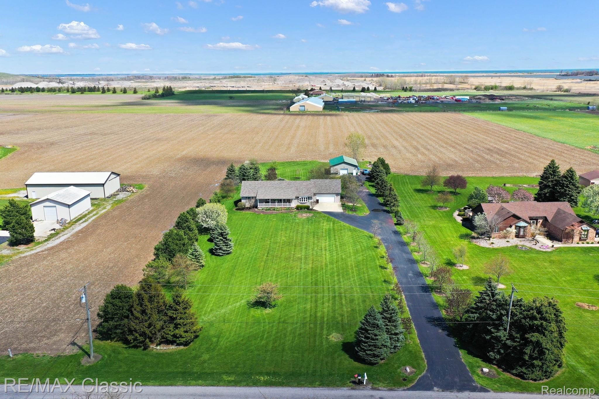 8530 Chinavare Road Newport, MI 48166 - Photo 5 of 34 It Doesn't Get Much Better Than This