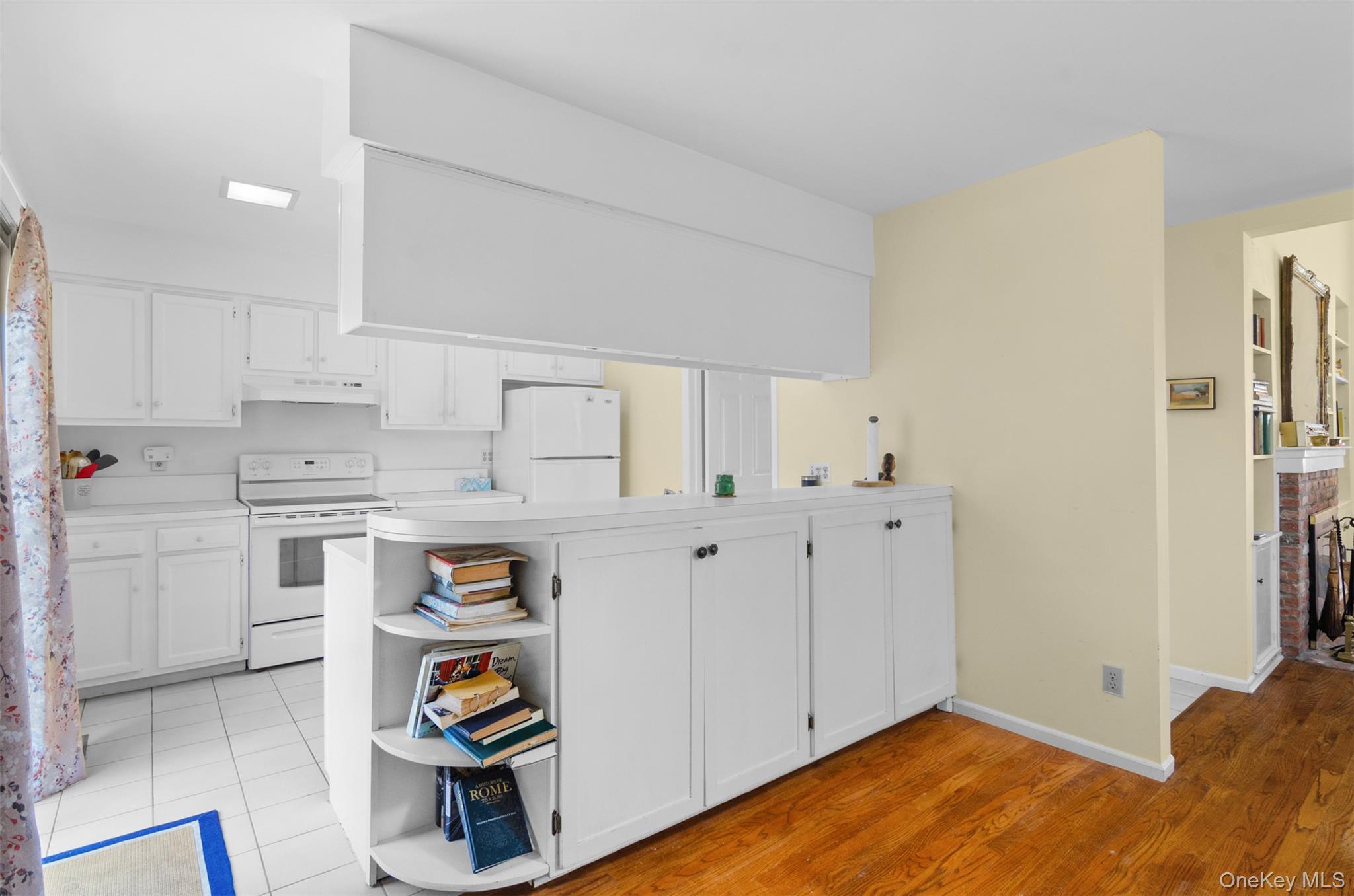 570 Hampton Road, Unit 31 Southampton, NY 11968 - Photo 10 of 20 Easy entertaining