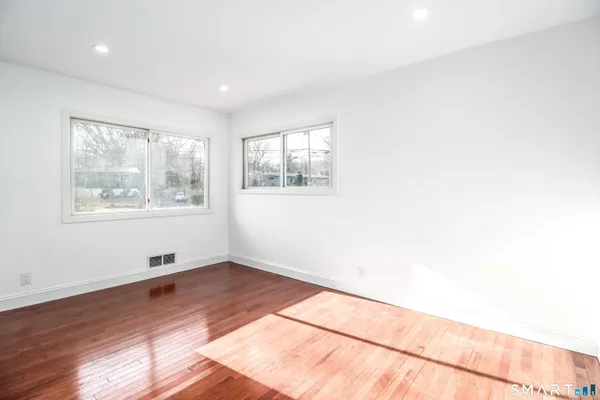 $4,350 | 8 Stonecrop Road North, Norwalk, CT 06851