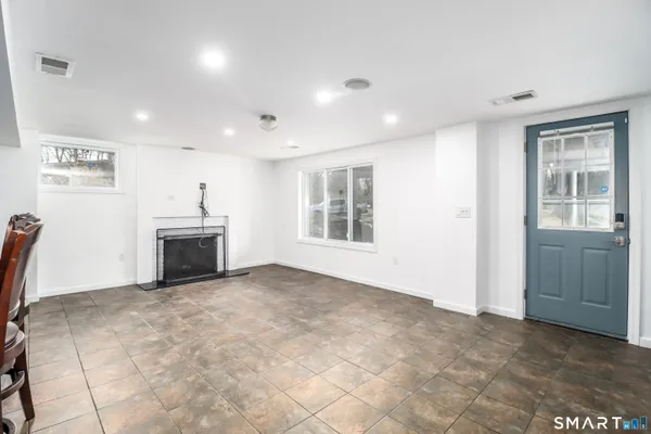 $4,350 | 8 Stonecrop Road North, Norwalk, CT 06851