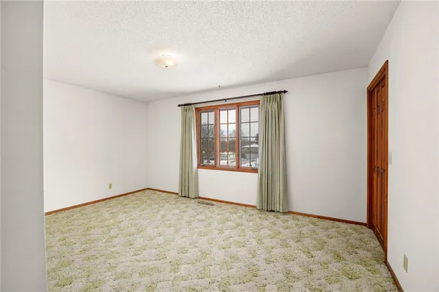 $290,000 | 1012 South 7th Street, Savannah, MO 64485