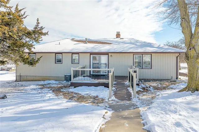 $290,000 | 1012 South 7th Street, Savannah, MO 64485