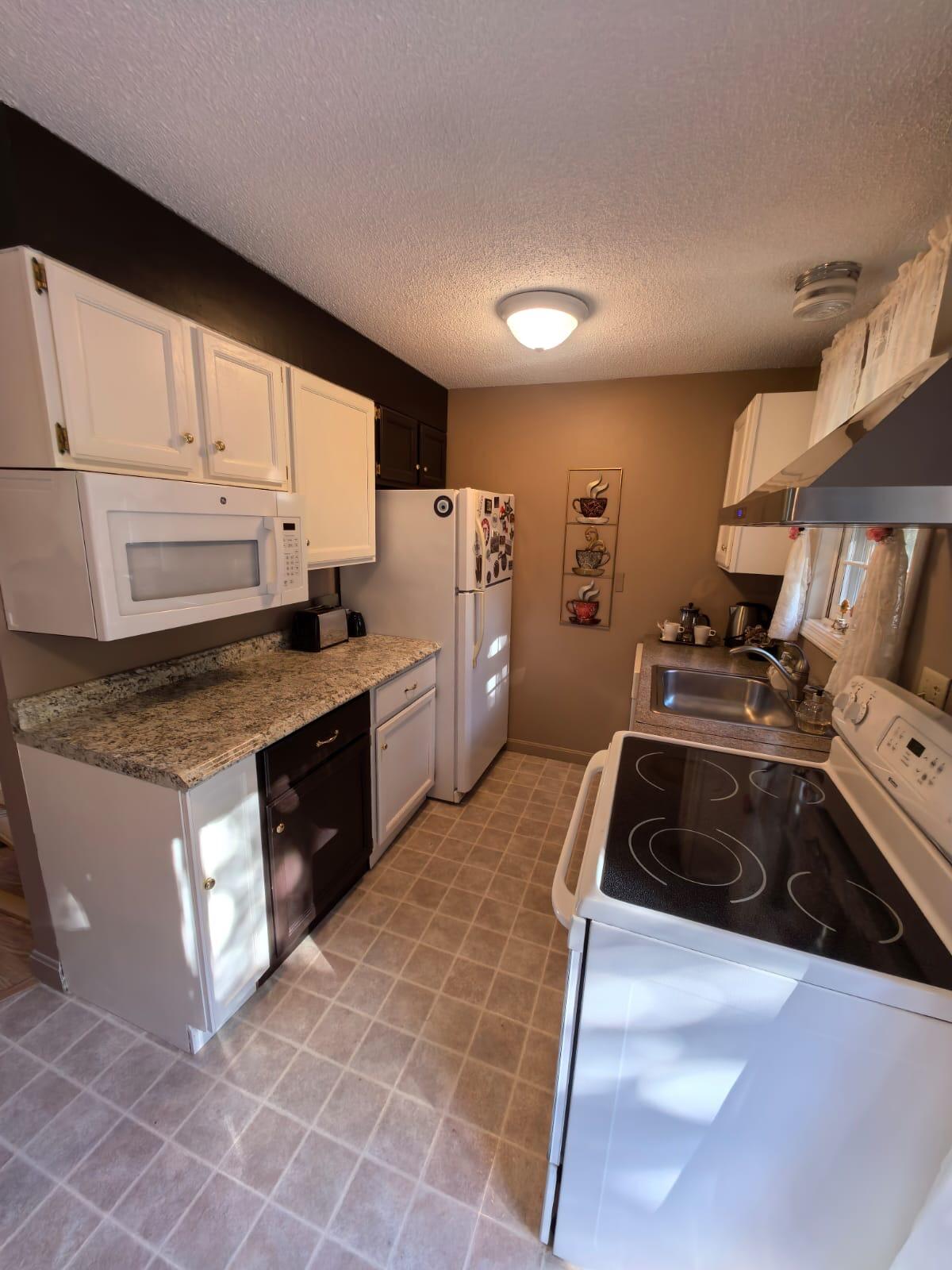5 Cynthia Circle, Unit 5 Bangor, ME 04401 - Photo 13 of 31 Kitchen