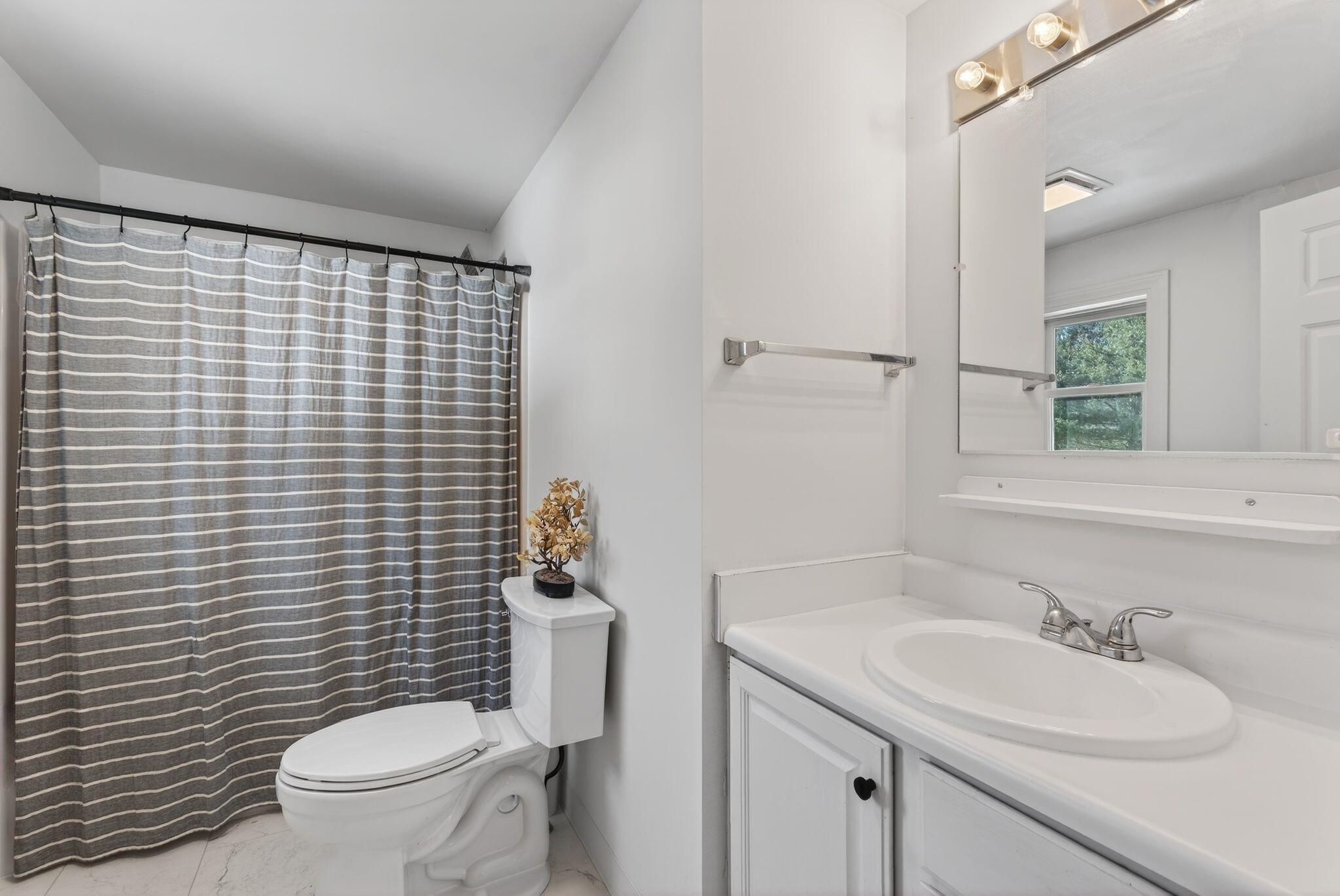 2 Tidal Brook Road Freeport, ME 04032 - Photo 15 of 20 Primary Bath