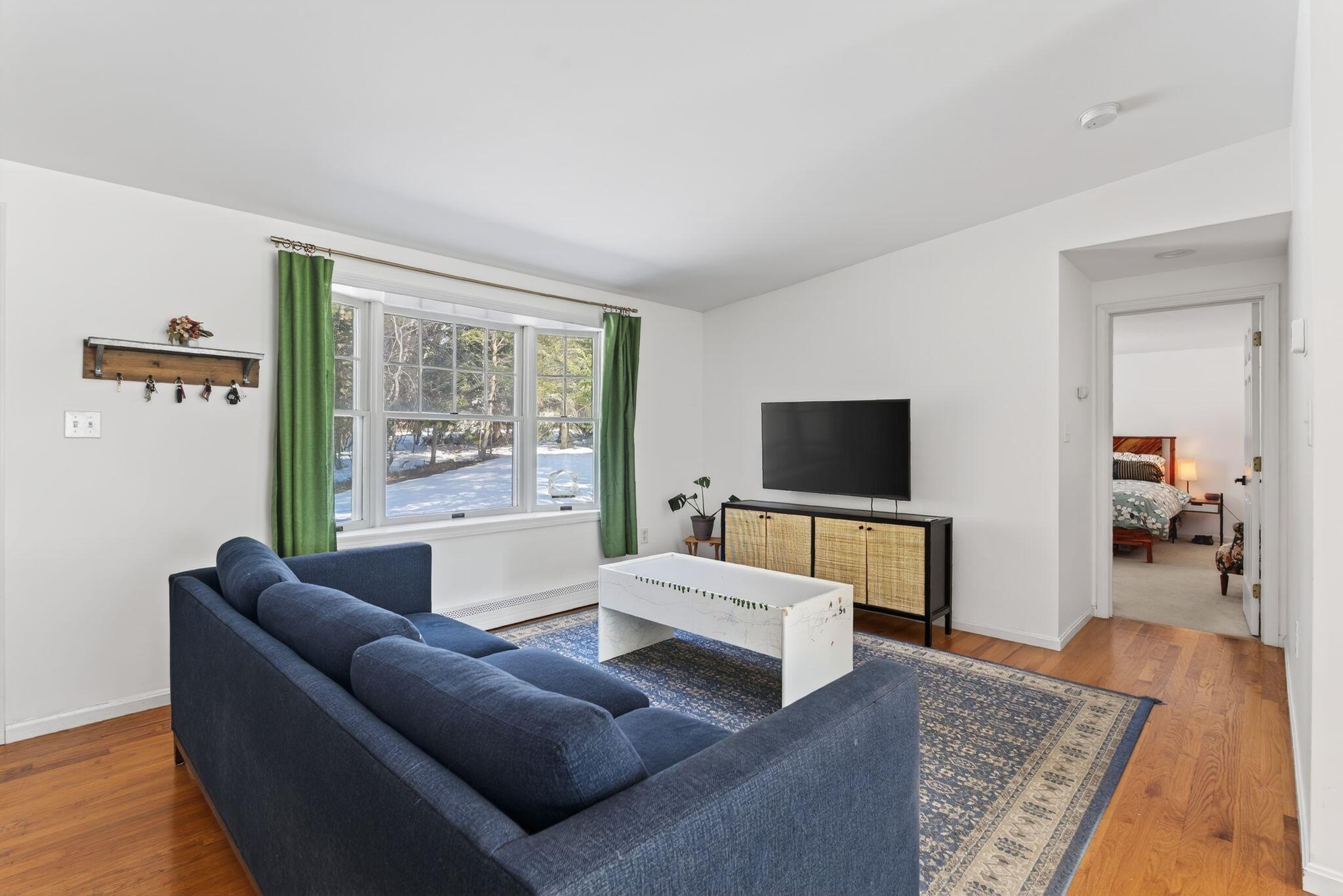 2 Tidal Brook Road Freeport, ME 04032 - Photo 4 of 20 Living Room