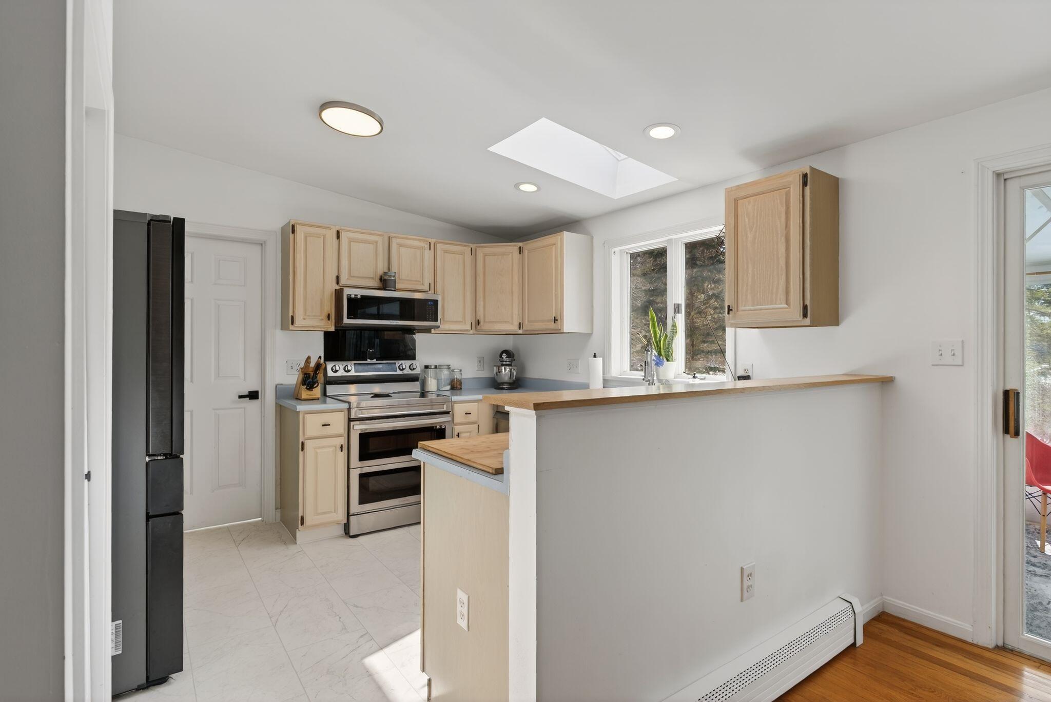 2 Tidal Brook Road Freeport, ME 04032 - Photo 8 of 20 Kitchen