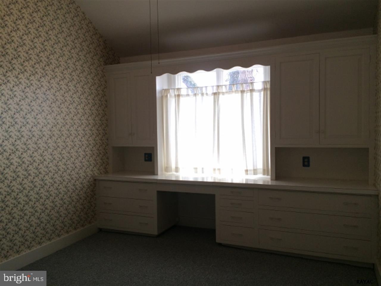 1768 Ridgewood Road York, PA 17406 - Photo 6 of 36 Gallery Image 6