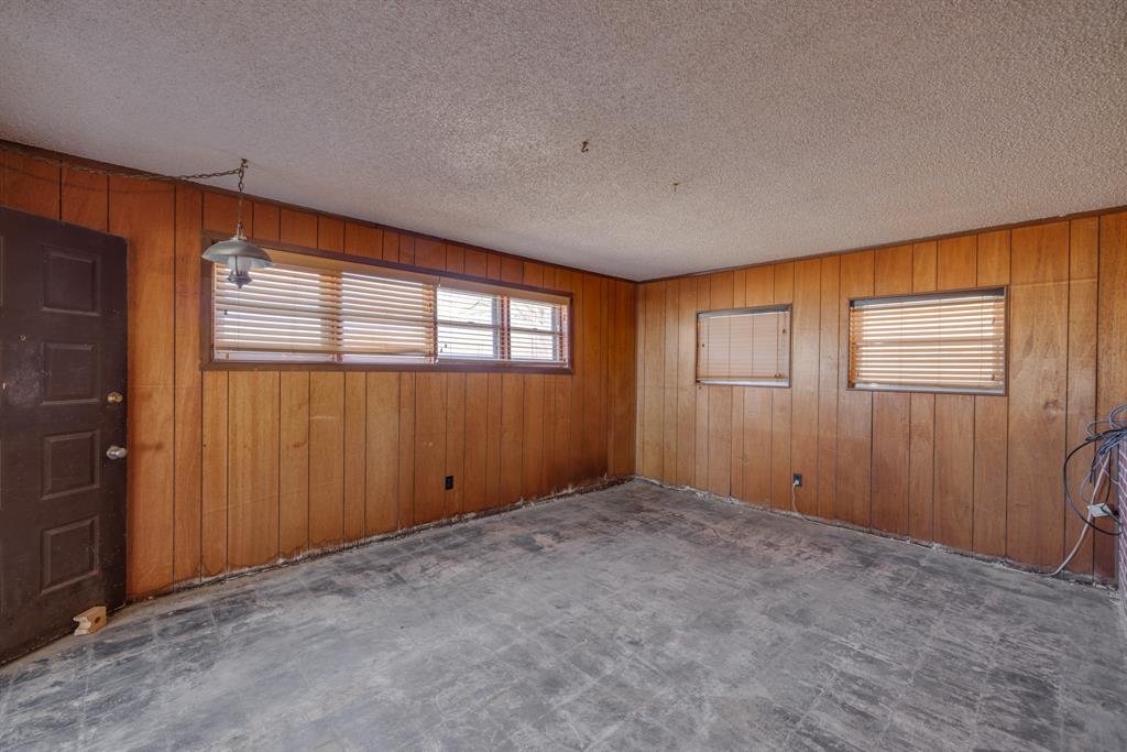 5 Angels Breath Road Abilene, TX 79601 - Photo 8 of 40 an empty room with windows