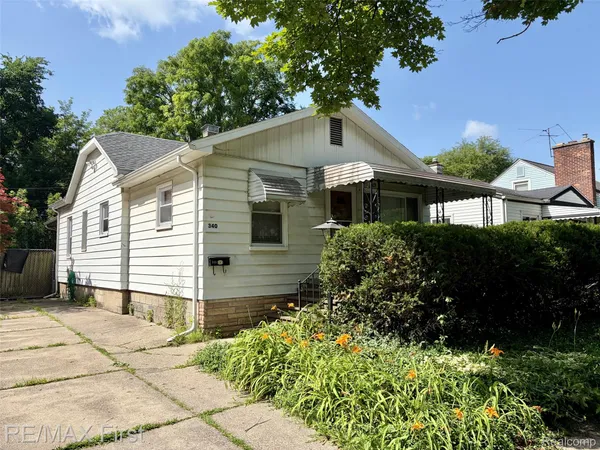 $1,475 | 340 East Maxlow Avenue, Hazel Park, MI 48030