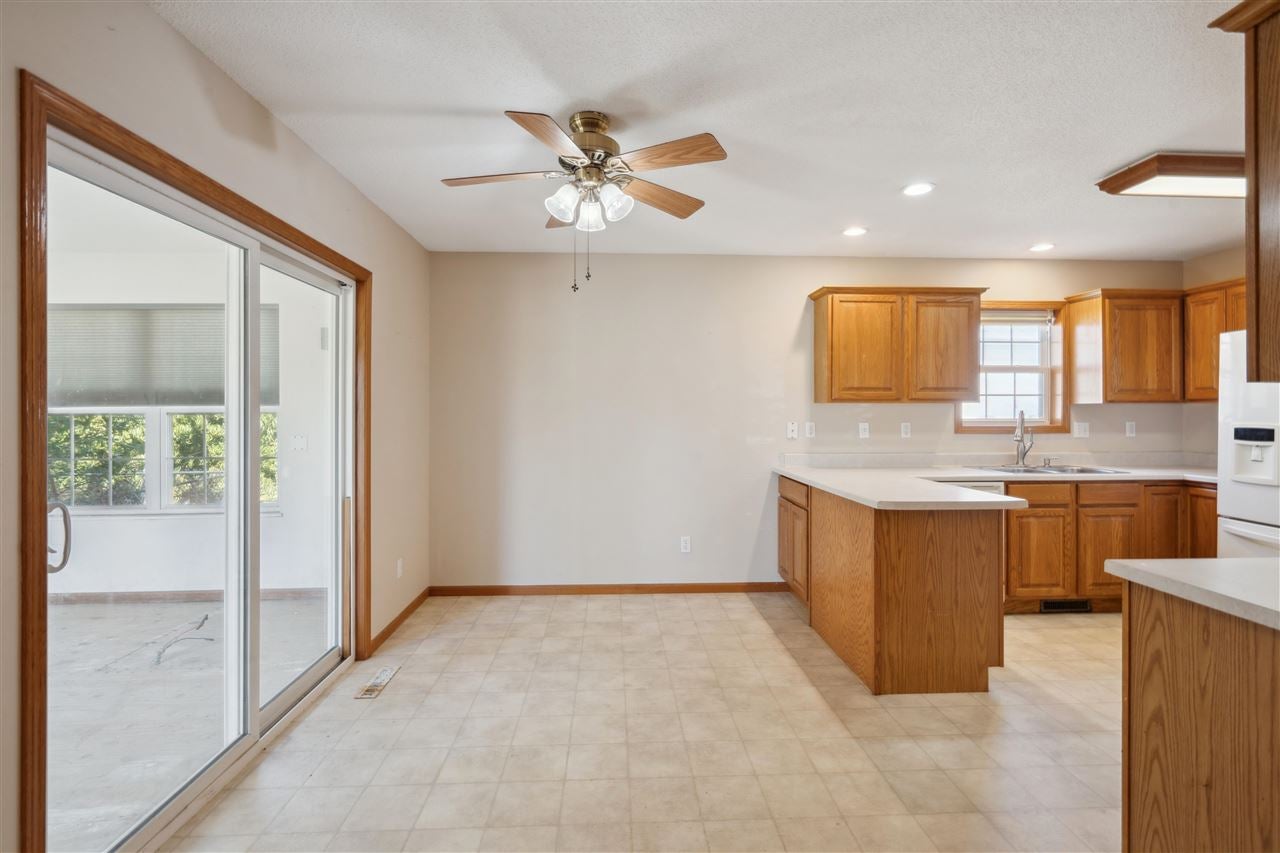 3628 Raccoon Ridge Road Southwest Cedar Rapids, IA 52404 - Photo 14 of 36 Gallery Image 14