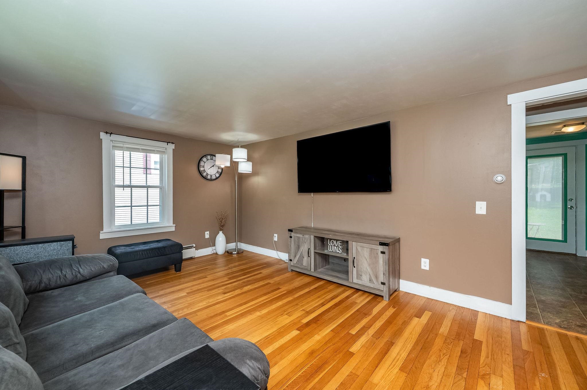 6 Howe Street Rochester, NH 03867 - Photo 10 of 35