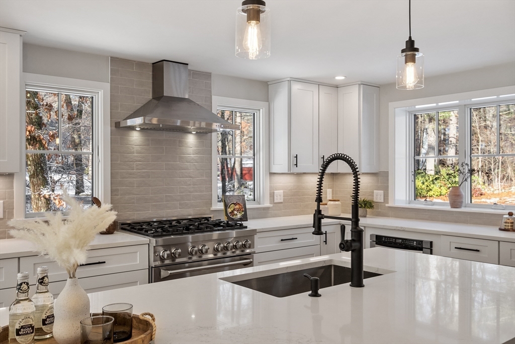 34 Woodcrest Road Boxford, MA 01921 - Photo 5 of 42