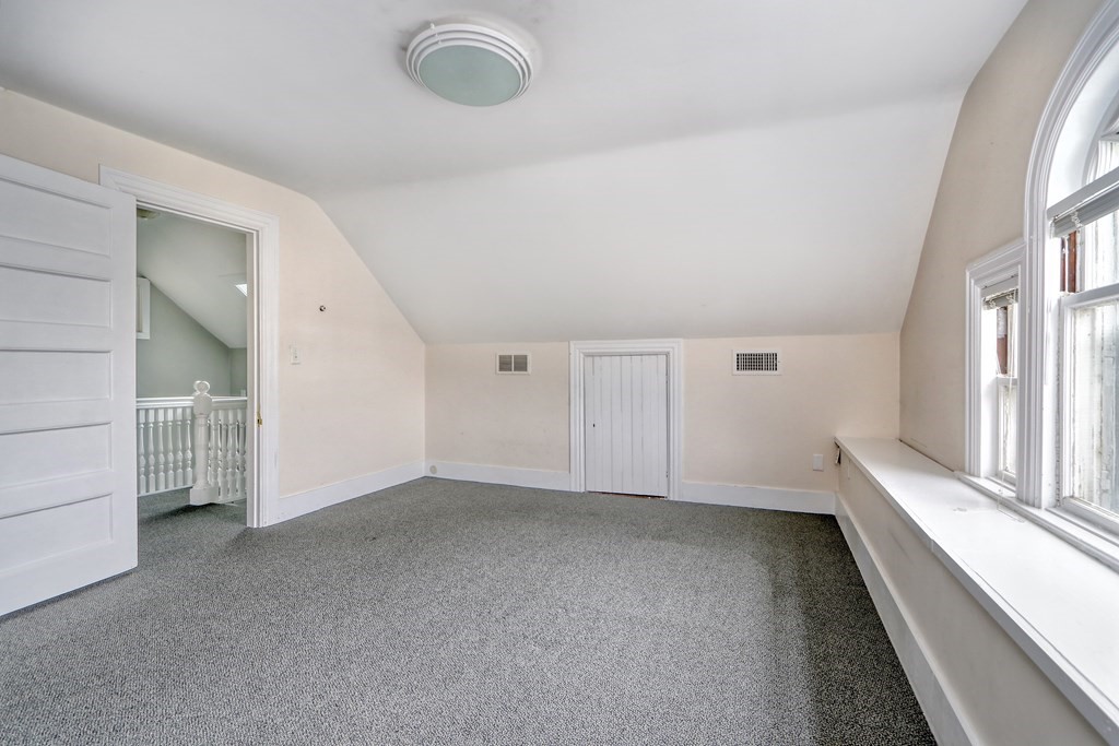 440 Broadway Somerville, MA 02145 - Photo 19 of 27 an empty room with windows