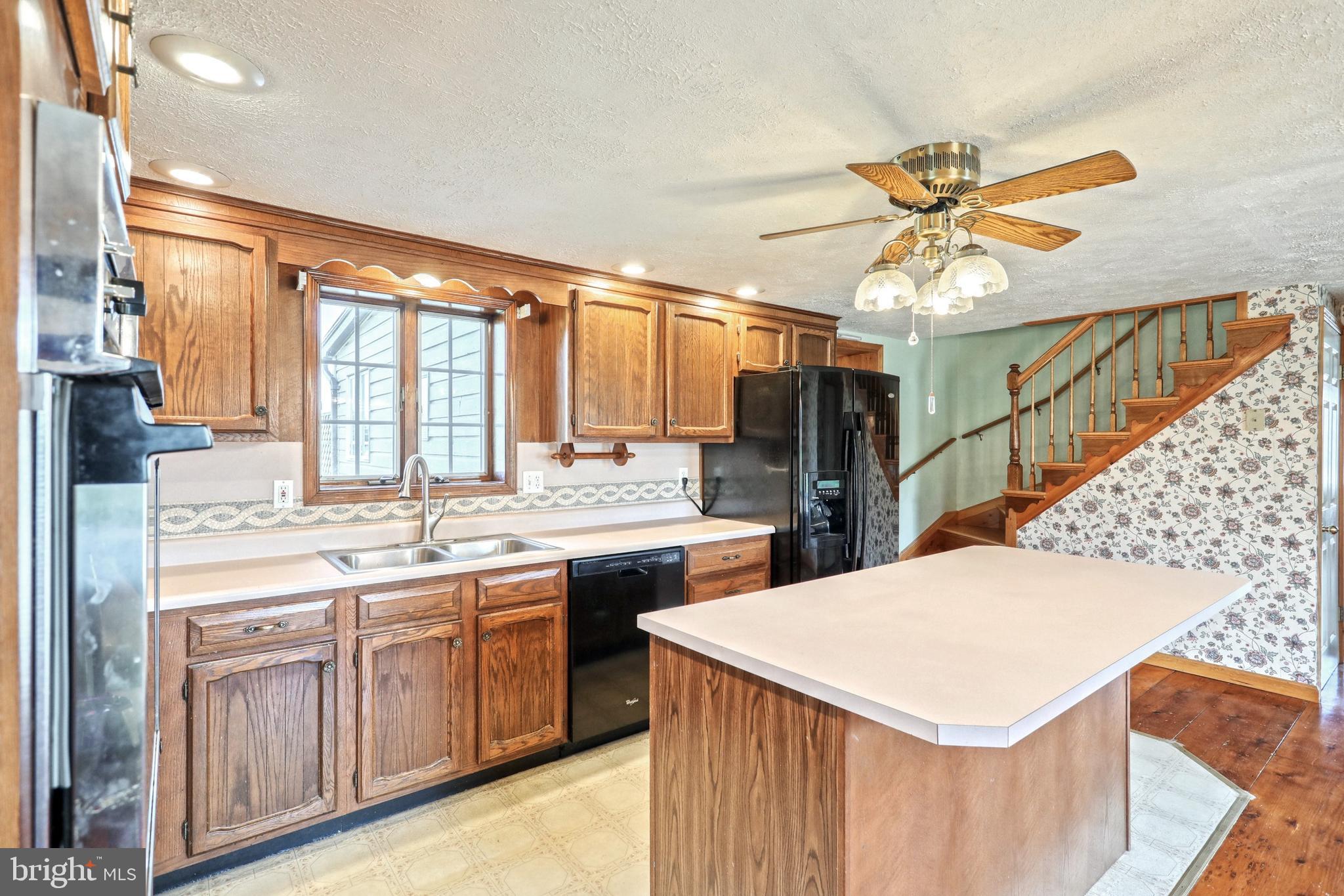 5151 Pine Hill Road Dover, PA 17315 - Photo 7 of 61