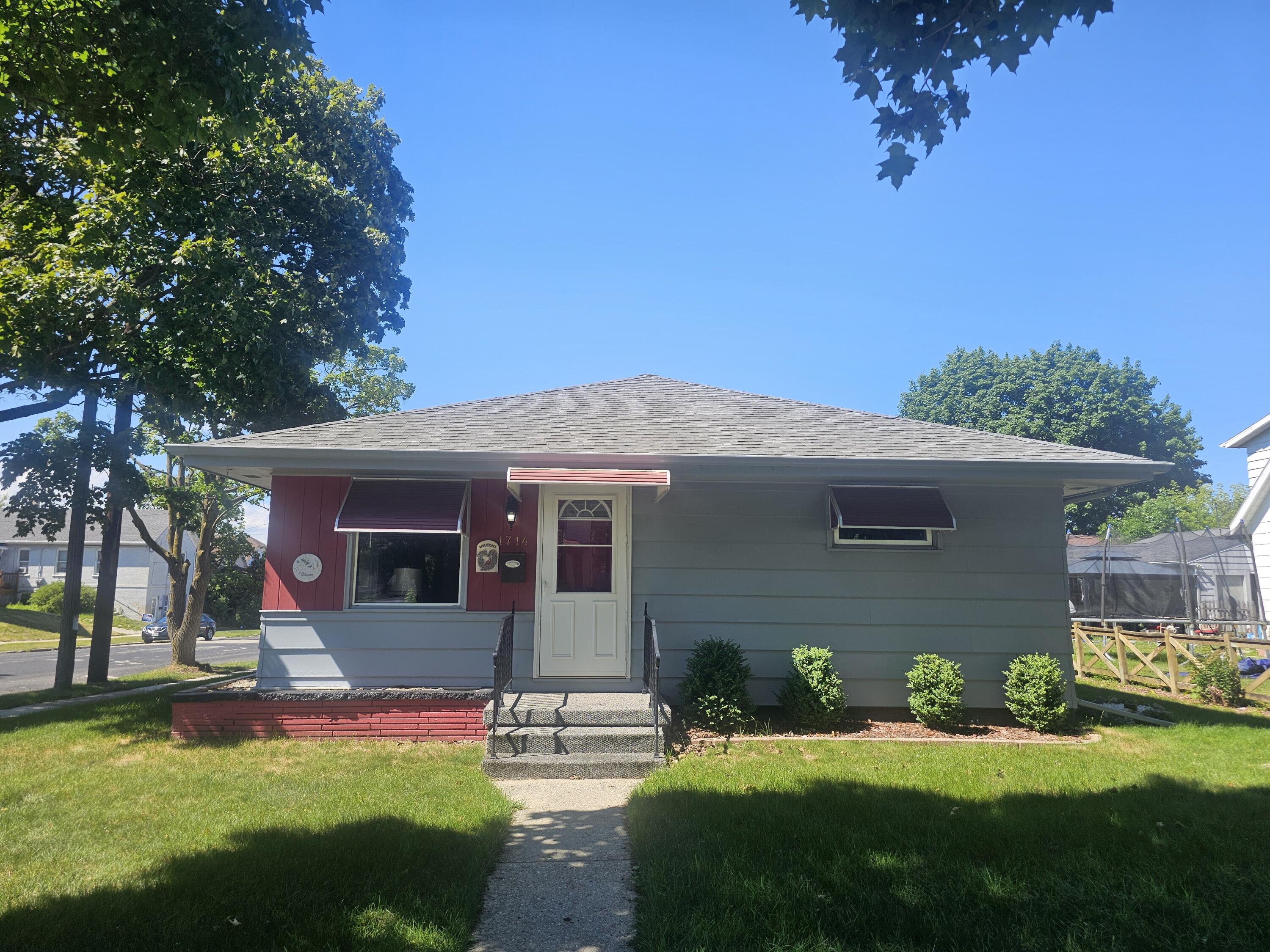 1714 Madison Street Manitowoc, WI 54220 - Photo 18 of 24 20260623_152716