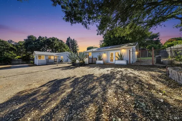 $1,199,000 | 8813-8815 Petaluma Hill Road, Penngrove, CA 94951