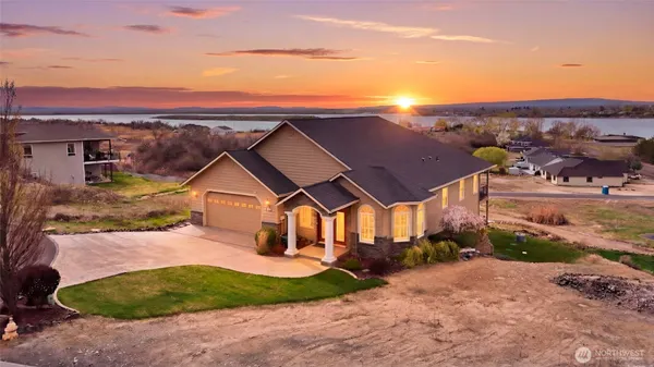 $620,000 | 228 Pelican Drive Southeast, Moses Lake, WA 98837