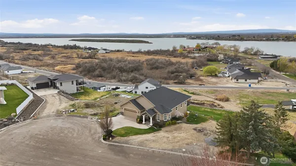 $620,000 | 228 Pelican Drive Southeast, Moses Lake, WA 98837