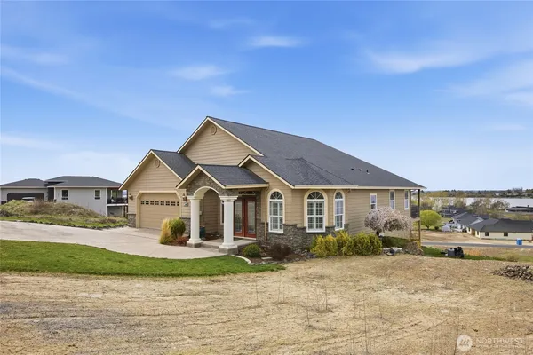 $620,000 | 228 Pelican Drive Southeast, Moses Lake, WA 98837