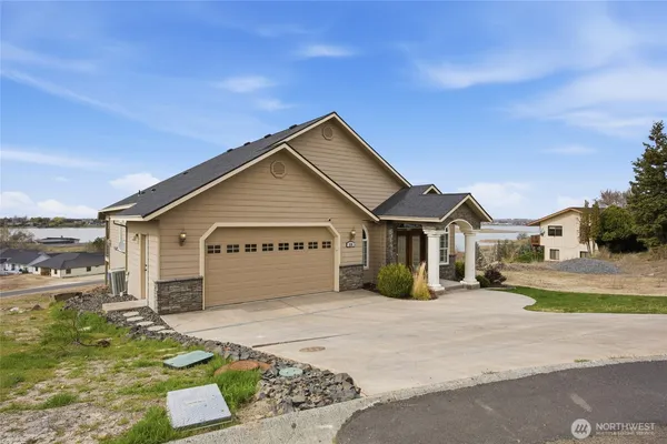 $620,000 | 228 Pelican Drive Southeast, Moses Lake, WA 98837