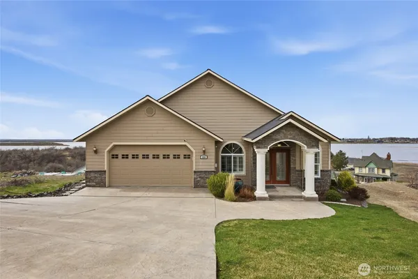 $620,000 | 228 Pelican Drive Southeast, Moses Lake, WA 98837
