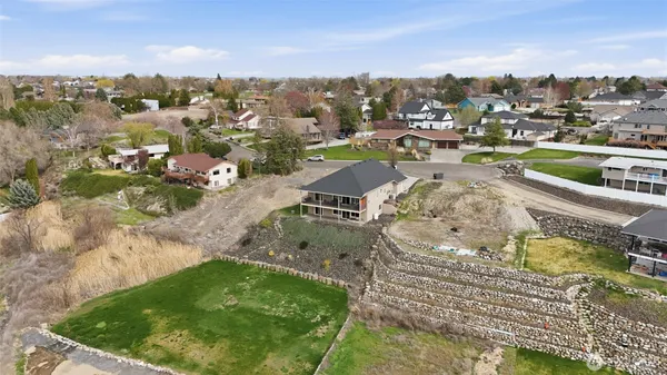 $620,000 | 228 Pelican Drive Southeast, Moses Lake, WA 98837