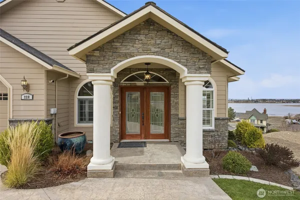 $620,000 | 228 Pelican Drive Southeast, Moses Lake, WA 98837