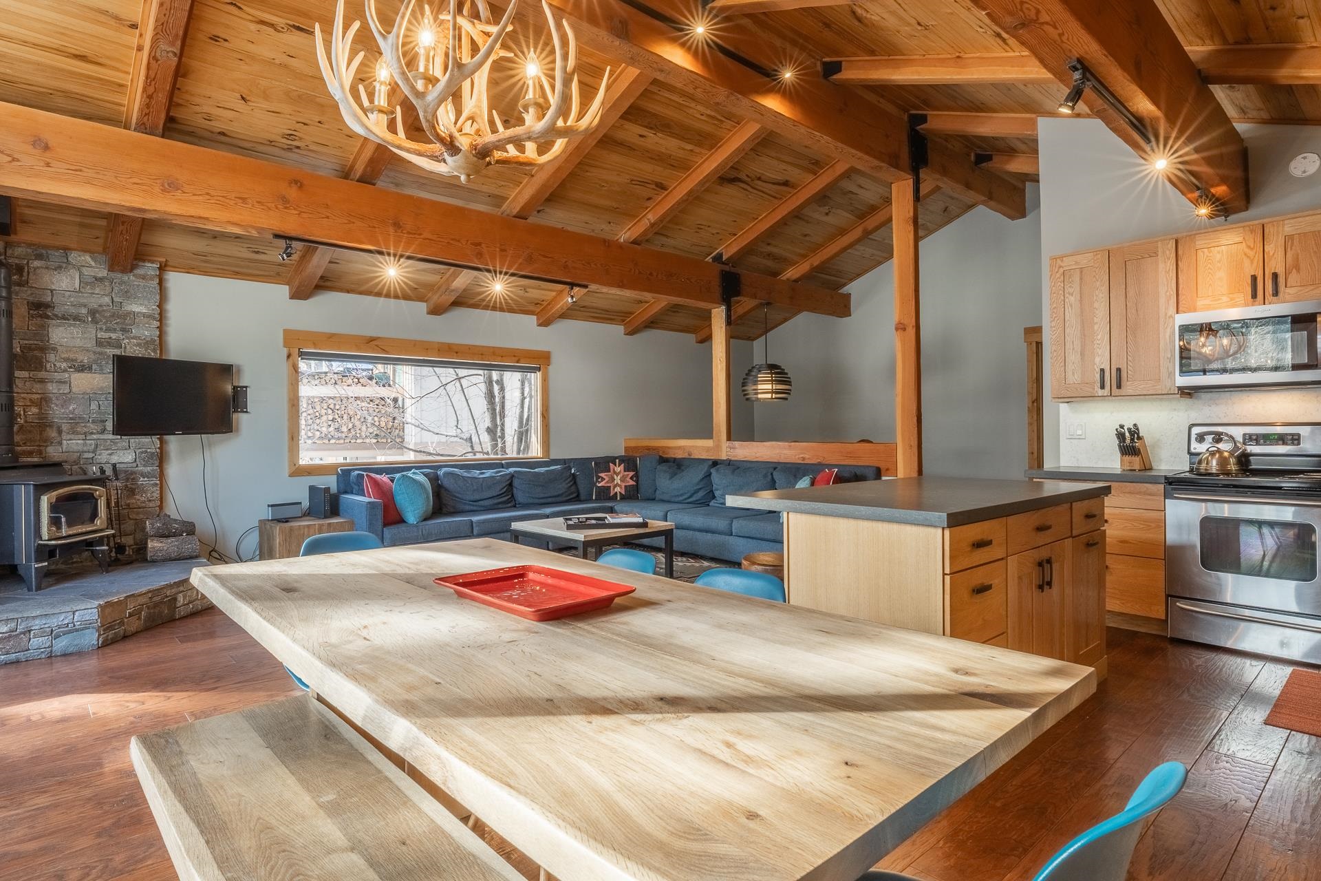 3252 Chateau Road, Unit 24 Mammoth Lakes, CA 93546 - Photo 17 of 55 Gallery Image 17