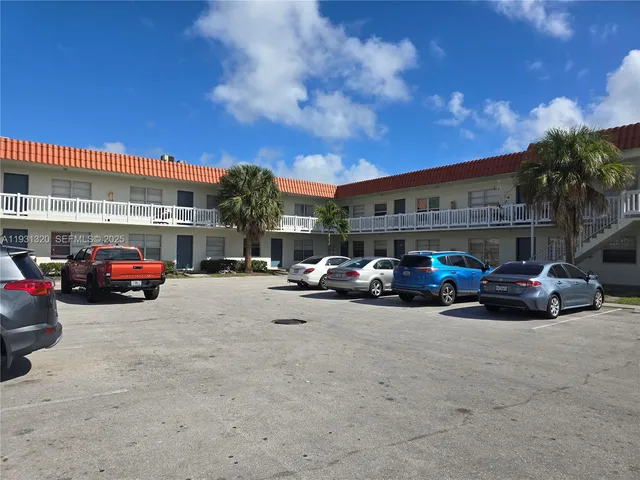 $1,750 | 1335 South Dixie Highway, Unit 401, Deerfield Beach, FL 33441