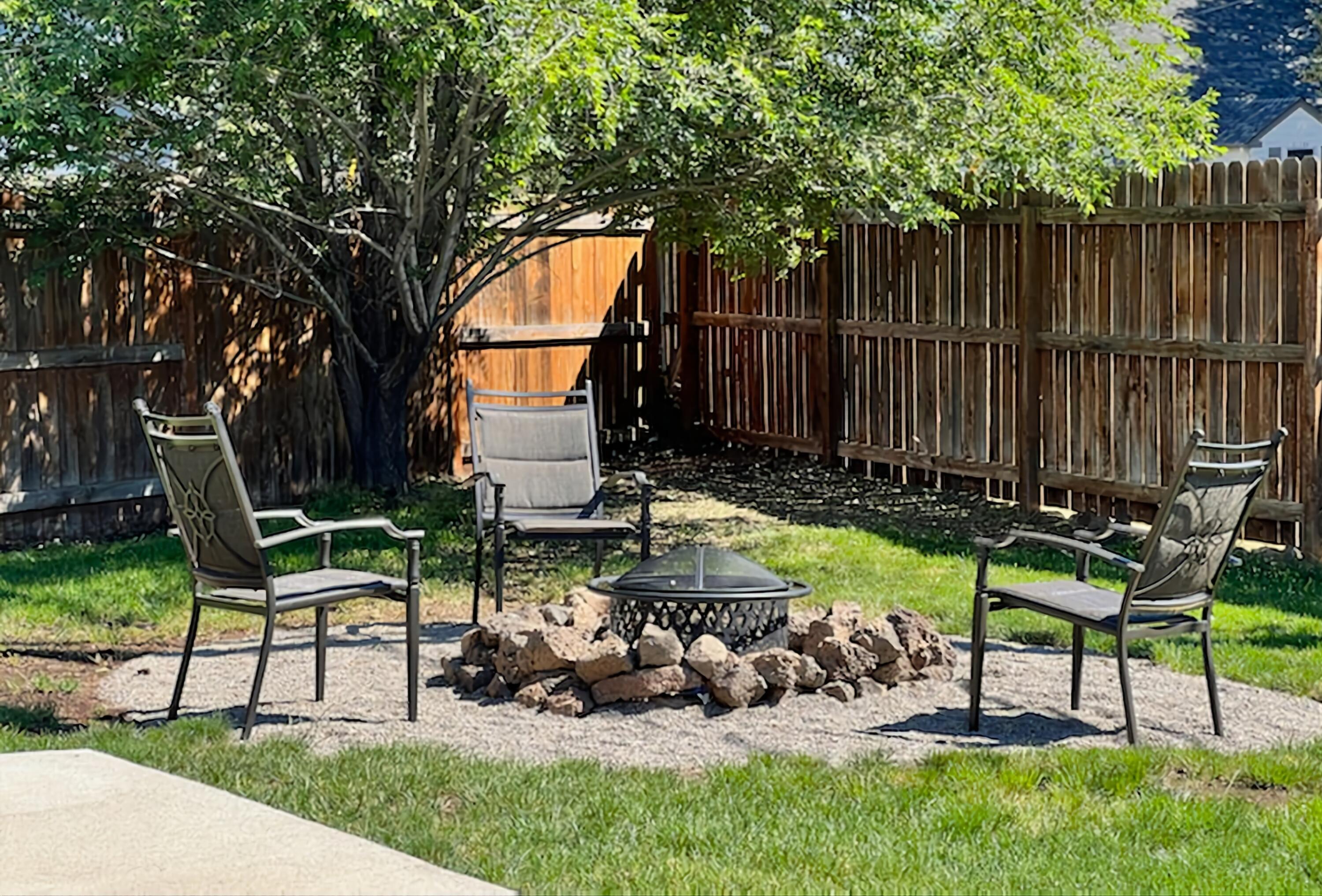 20538 Prospector Loop Bend, OR 97702 - Photo 21 of 25 Large Fenced Back Yard & BBQ/Fire Pit