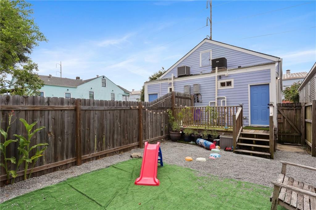 2329 Rousseau Street New Orleans, LA 70130 - Photo 14 of 27