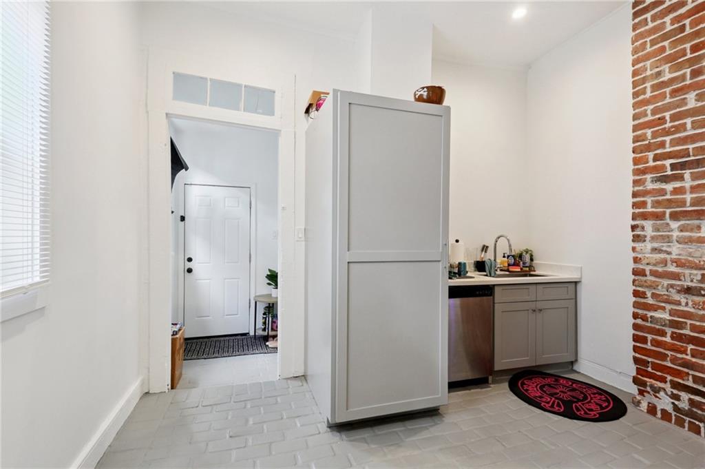 2329 Rousseau Street New Orleans, LA 70130 - Photo 8 of 27