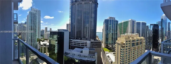 $3,100 | 1060 Brickell Avenue, Unit 2403, Miami, FL 33131