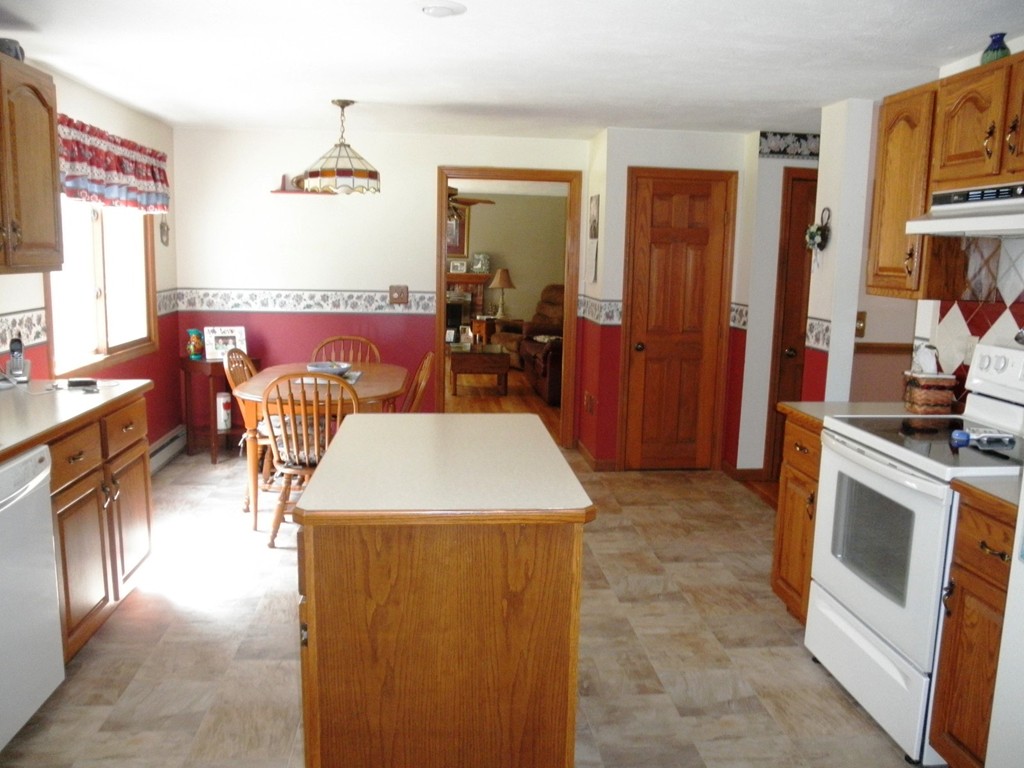 41 Deer Hill Road Gardner, MA 01440 - Photo 8 of 16 Gallery Image 8