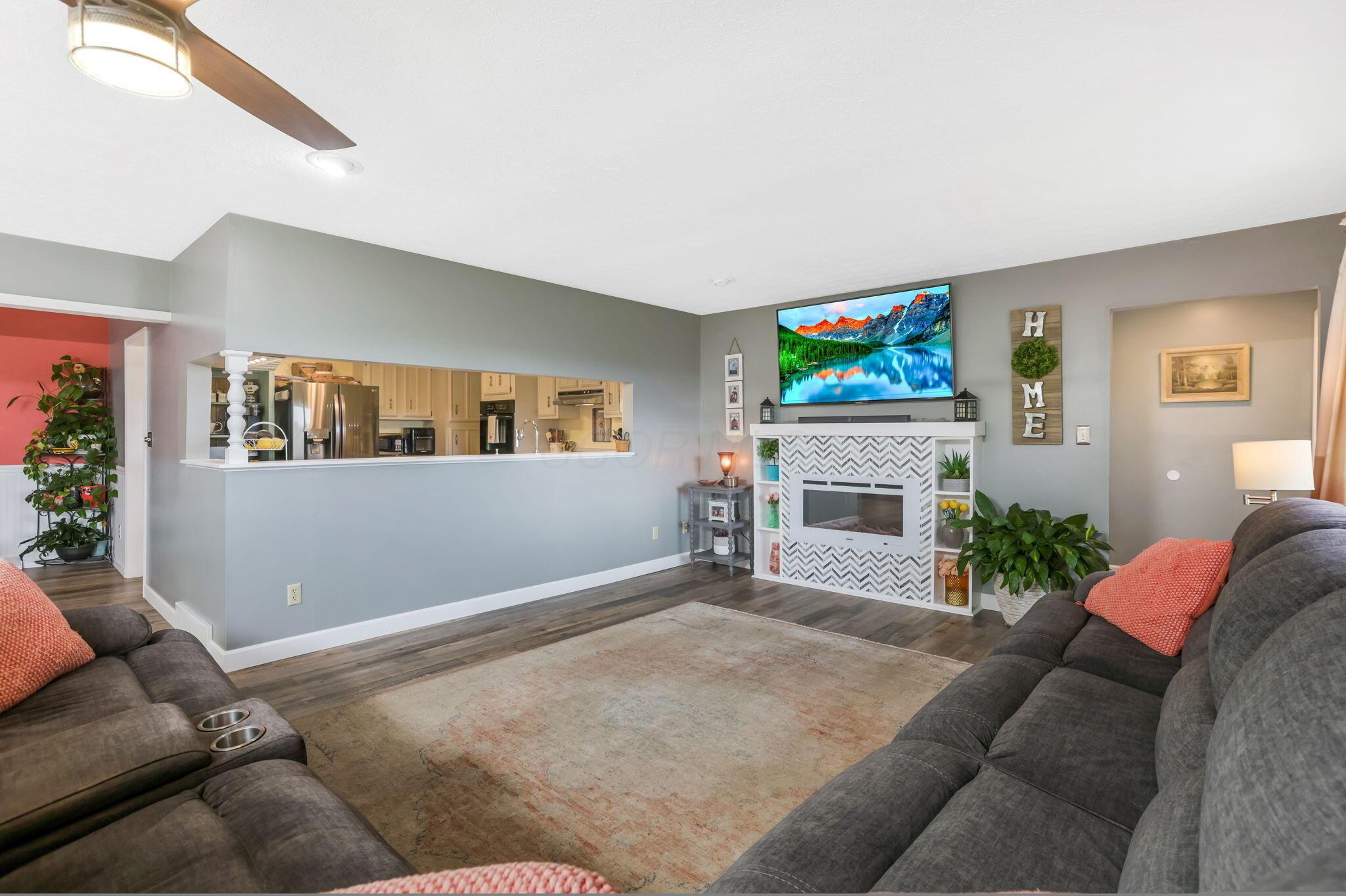 8485 Benson Road Northwest Carroll, OH 43112 - Photo 10 of 63 Great room 1