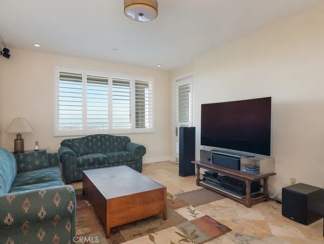 a view of a house with a big yard