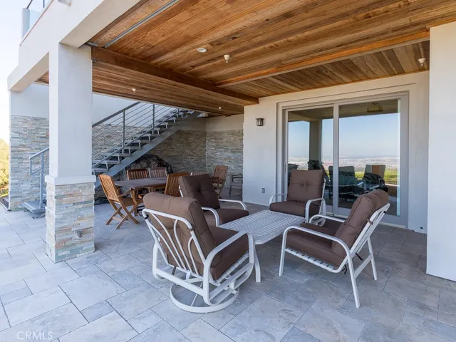 $3,250,000 | 43 Avenida Corona, Rancho Palos Verdes, CA 90275