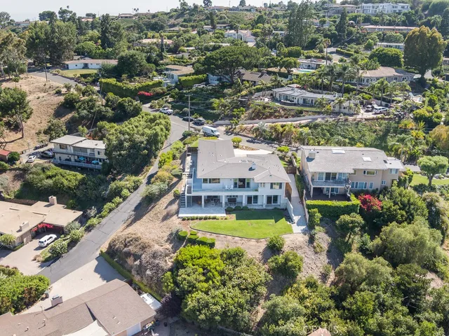 $3,250,000 | 43 Avenida Corona, Rancho Palos Verdes, CA 90275